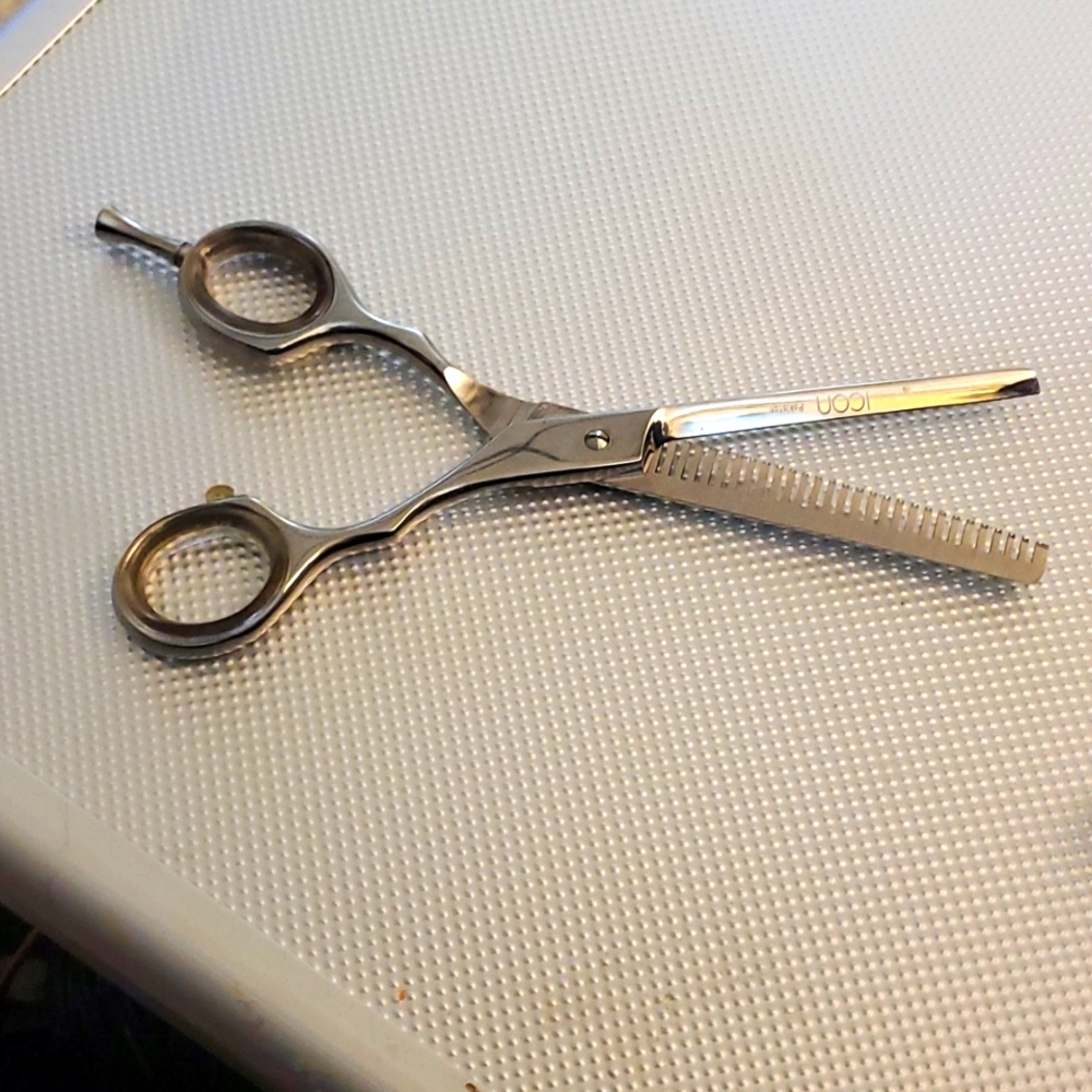 ICON thinning shears